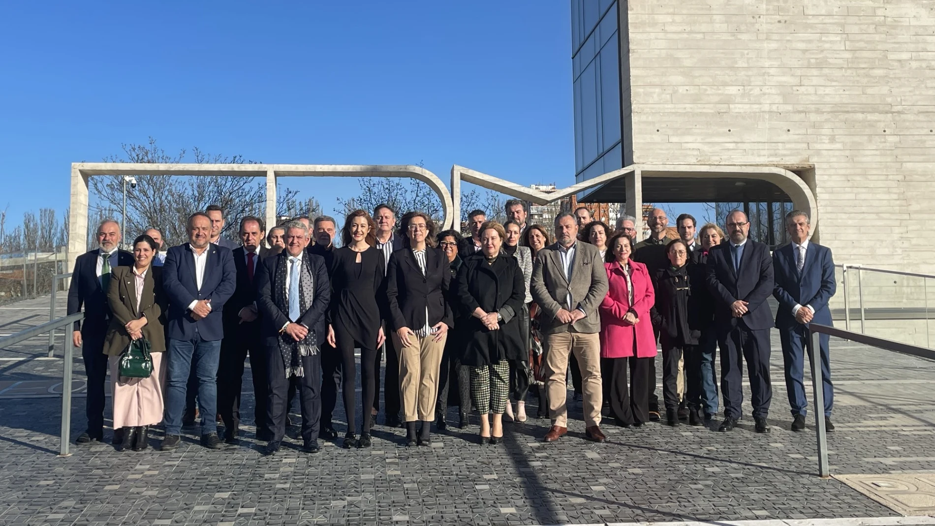 Comisión Ejecutiva de la Federación Regional de Municipios y Provincias de Castilla y León, presidida por Ángeles Armisén