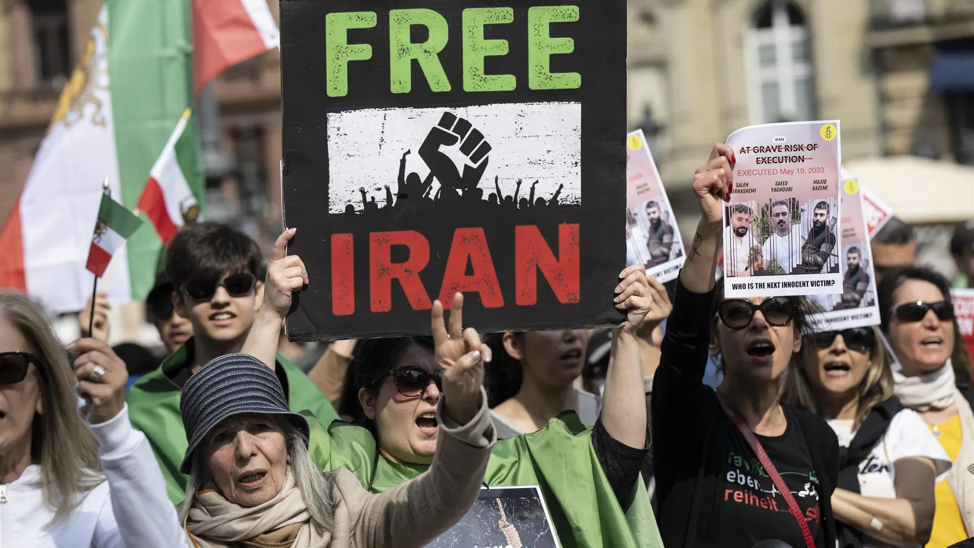 Irán.- Las autoridades iraníes impiden a la premio Nobel de la Paz Narges Mohamadi asistir al funeral de su padre
