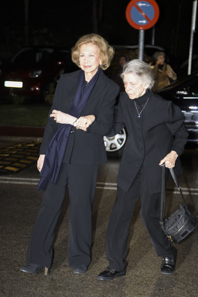 La Reina Sofía junto a su hermana Irene