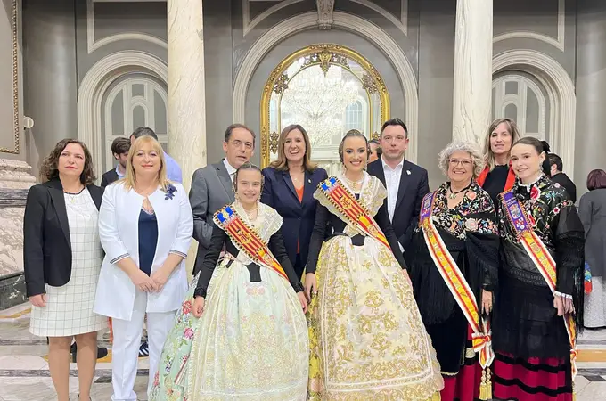 La Casa de Soria en Valencia recibe la visita del presidente y la vicepresidenta de la Diputación, invitados a participar en los actos de Fallas