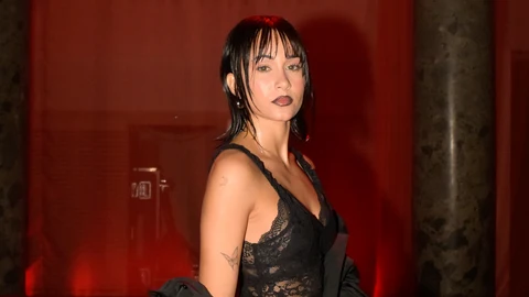 Aitana en el desfile de Vetements en la Semana de la Moda de París.