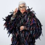 Iris Apfel fallece a los 102 años y esto es todo lo que ha aportado en el mundo de la moda.