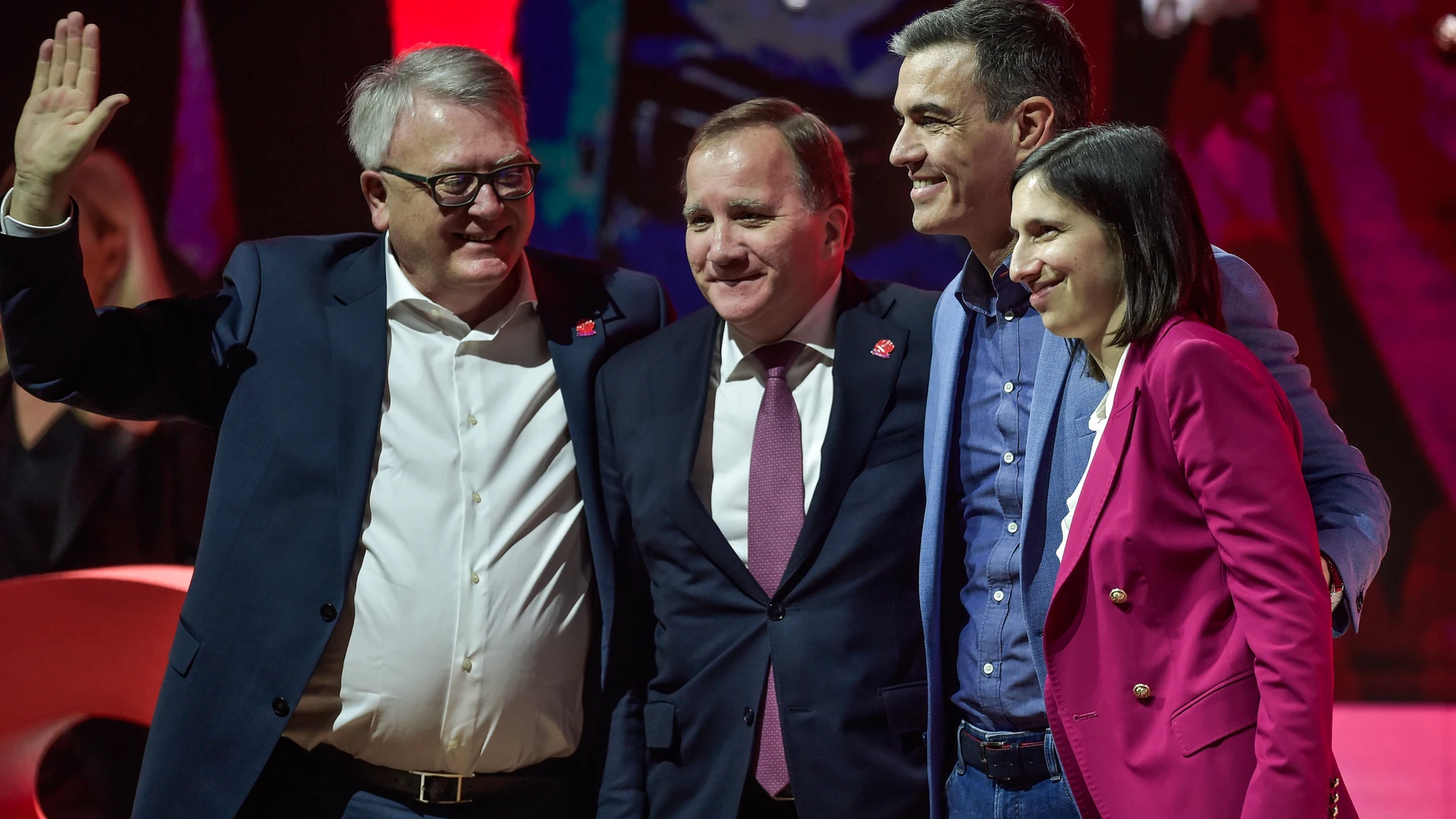 (I-D) El candidato socialista para la Comisión Europea, Nicolas Schmit, el presidente del PES, Stefan Löfven, el secretario general del PSOE y presidente del Gobierno de España, Pedro Sánchez, y la secretaria general del Partido Democrático de Italia, Elly Schlein, durante el Congreso Electoral del Partido de los Socialistas Europeos (PES), en La Nuvola, a 2 de marzo de 2024, en Roma (Italia). El PES se reúne en Roma para impulsar el proyecto socialdemócrata ante las próximas elecciones europ...