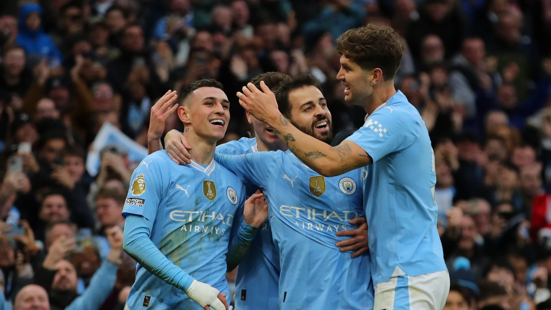 Los jugadores del Manchester City celebran uno de los goles de Foden