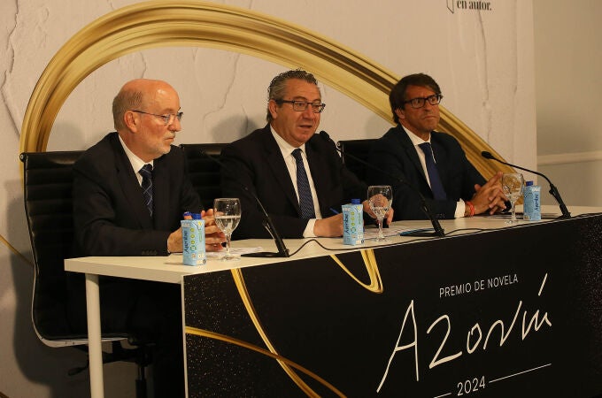 Juan de Dios Navarro, Toni Pérez y Carlos Creuheras, en la presentación de los finalistas