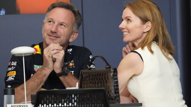 Christian Horner, jefe de Red Bull, se dejó ver en el circuito de Baréin con su esposa, Geri Halliwell