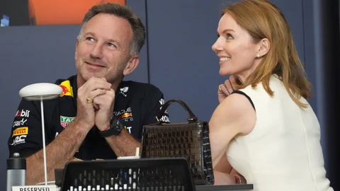 Christian Horner, jefe de Red Bull, se dejó ver en el circuito de Baréin con su esposa, Geri Halliwell