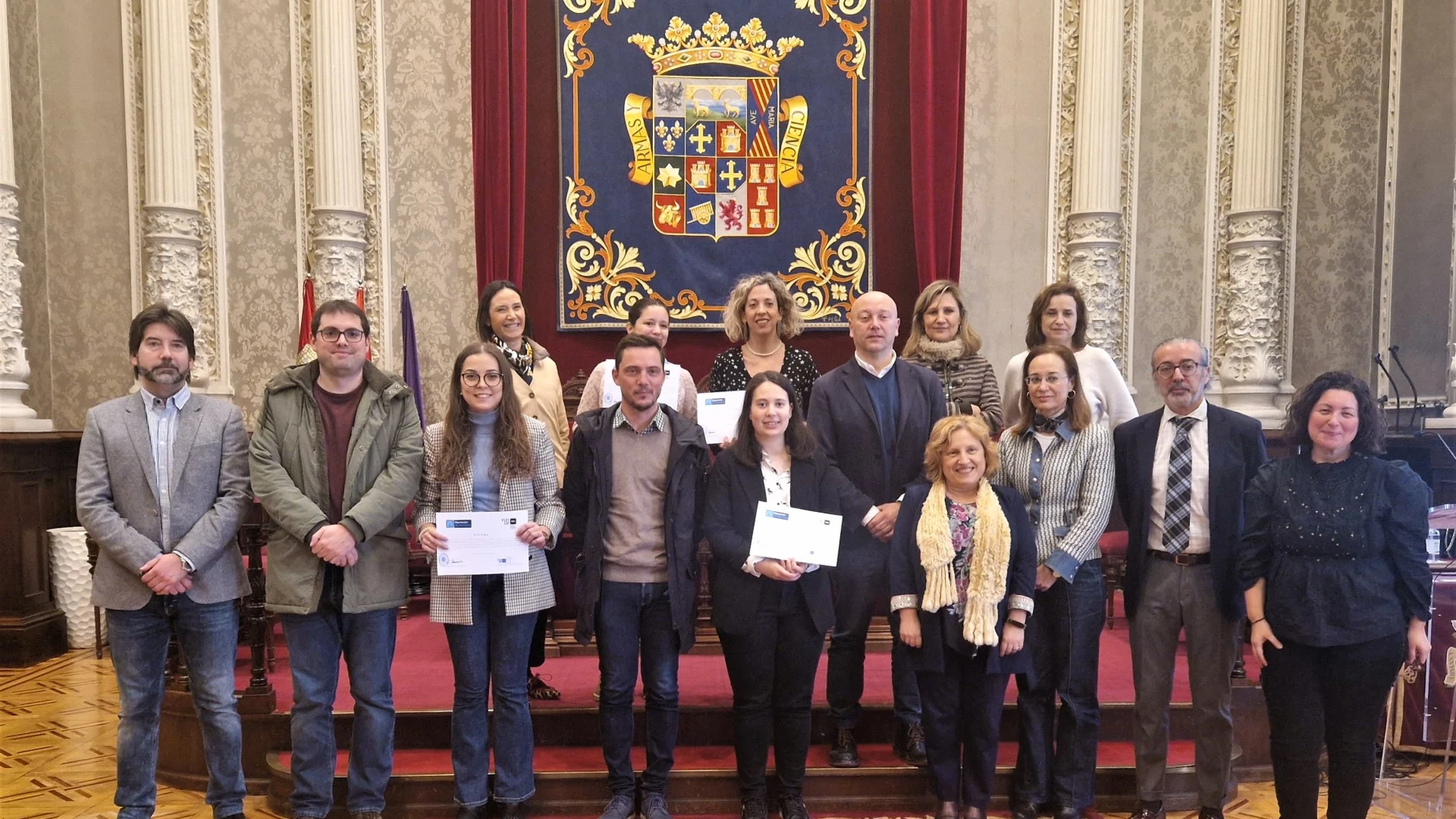 Entrega de las becas a egresados de la Diputación de Palencia