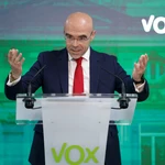 El vicesecretario jurídico de Vox, Jorge Buxadé, informa de los pasos de su partido para llevar al expresidente catalán Carles Puigdemont ante la Justicia española.