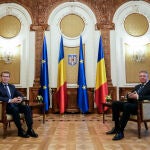 Feijóo se reúne con el presidente de Rumanía, Klaus Werner Lohannis, durante su visita a Rumanía