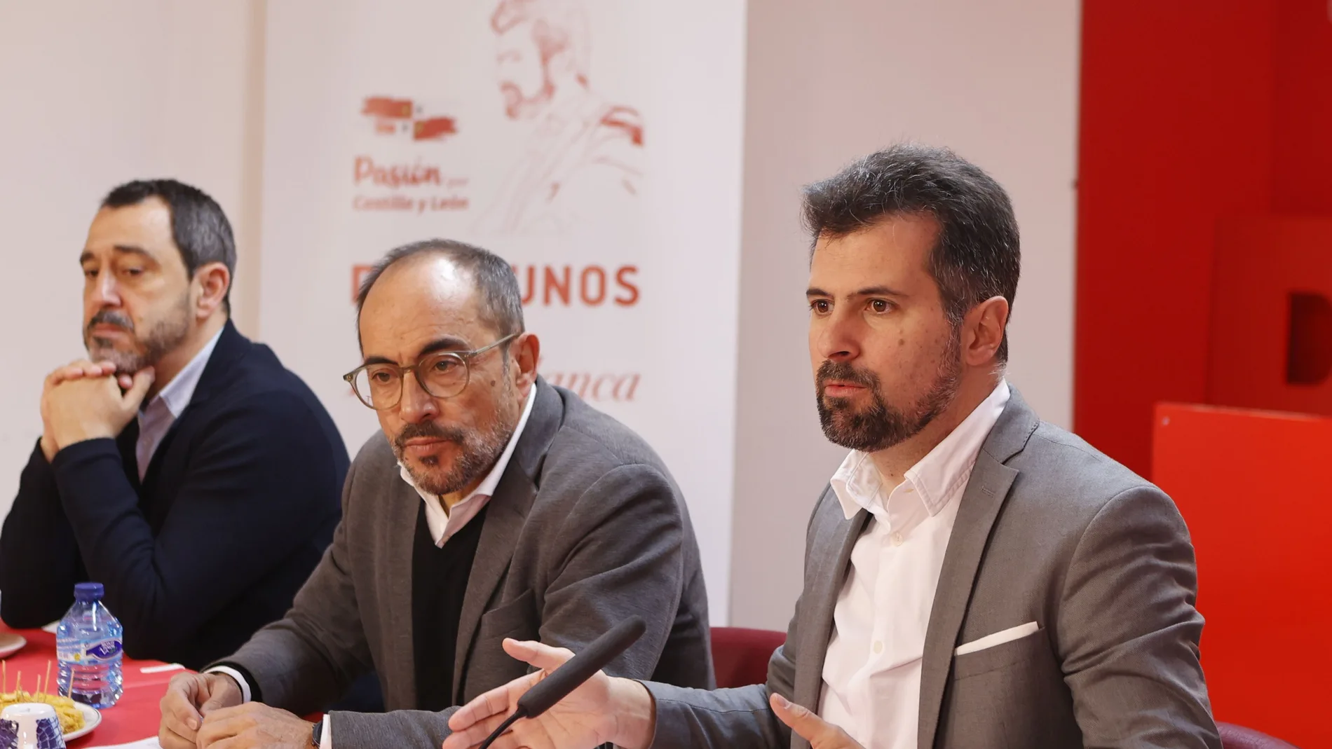 Tudanca participa en un desayuno informativo en Soria, en presencia de Luis Rey