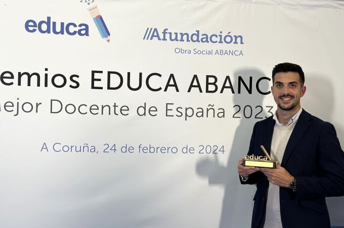 David Horrillo recoge un tercer premio en los galardones al Mejor Docente de España de Educa Abanca. COLEGIO MARCELO SPÍNOLA