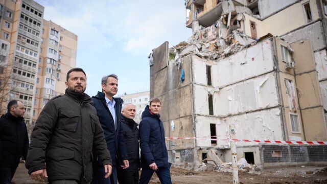 VÍDEO: Ucrania.- Varias víctimas por un ataque ruso sobre Odesa en plena visita de Zelenski y Mitsotakis