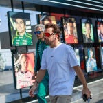 Fernando Alonso, en el "paddock" del circuito de Yeda