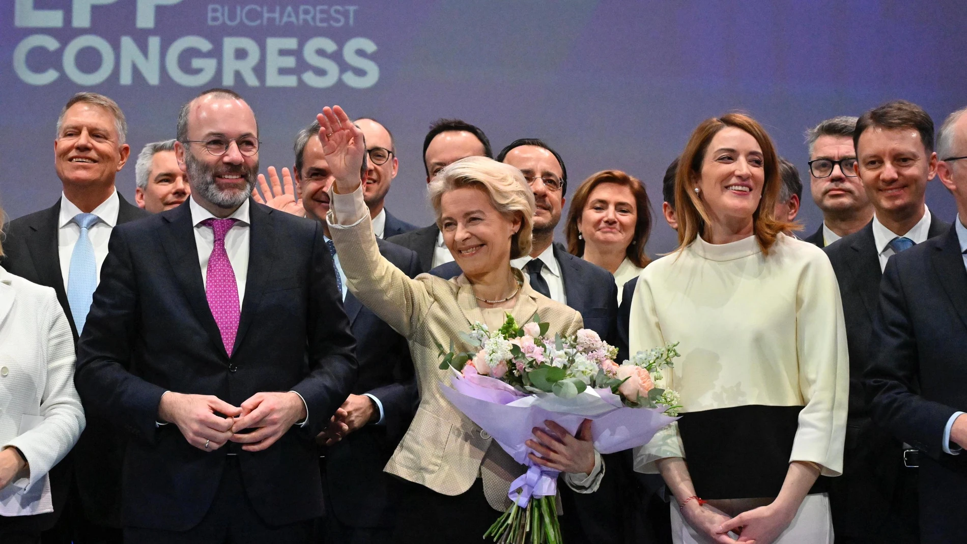 Bucharest (Romania), 07/03/2024.- EU Commission President Ursula von der Leyen (C), designated as EPP candidate for the next European elections, stands next to European Parliament President Roberta Metsola (R) and EPP president Manfred Weber(L) after winning the ballot at the European People's Party Congress in Bucharest, Romania, 07 March 2024. The European People's Party (EPP) party holds its Congress in Romania's capital on 06 and 07 March, to choose their candidates for the EU Parliament ...