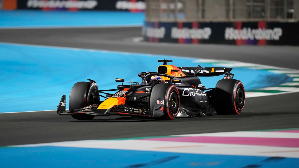 Verstappen, “pole”, frena la euforia en Arabia Saudí; Alonso, cuarto