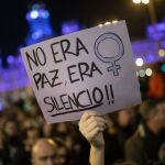 MADRID.-Trabajadoras contra violencia de género se concentran el 8M en Cibeles por la "precariedad de recursos" del Ayuntamiento