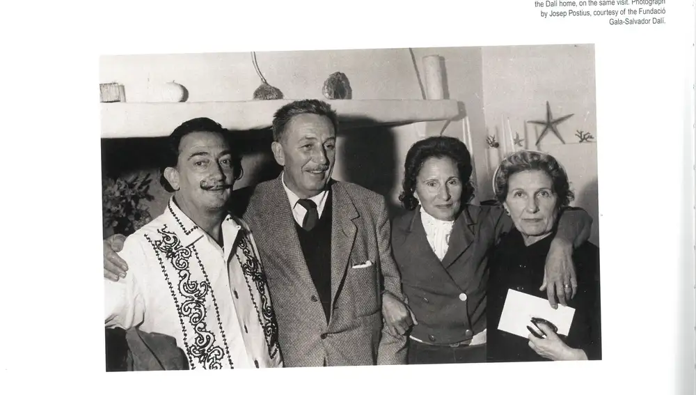 Desde la izquierda, Dalí, Walt Disney, Gala y Lillian Disney, en la casa de Dalí en Portlligat