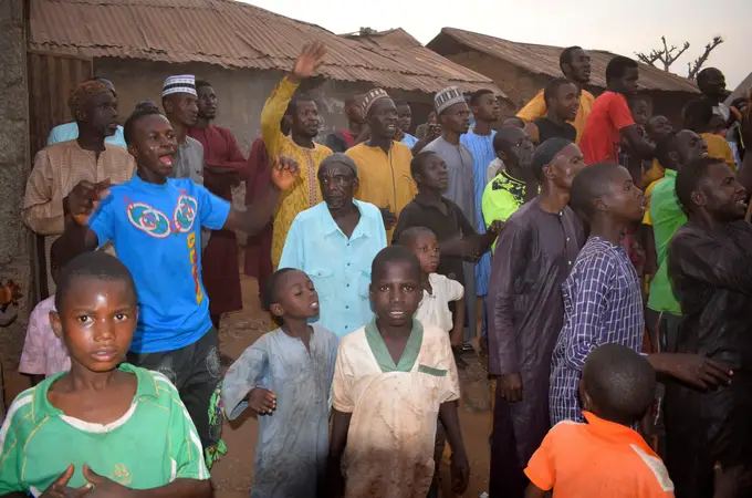 Más de 200 niños son secuestrados por hombres armados en una escuela de Nigeria