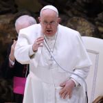 El Papa pide a Zelensky que tenga la "valentía" de "alzar la bandera blanca" y negociar con Rusia