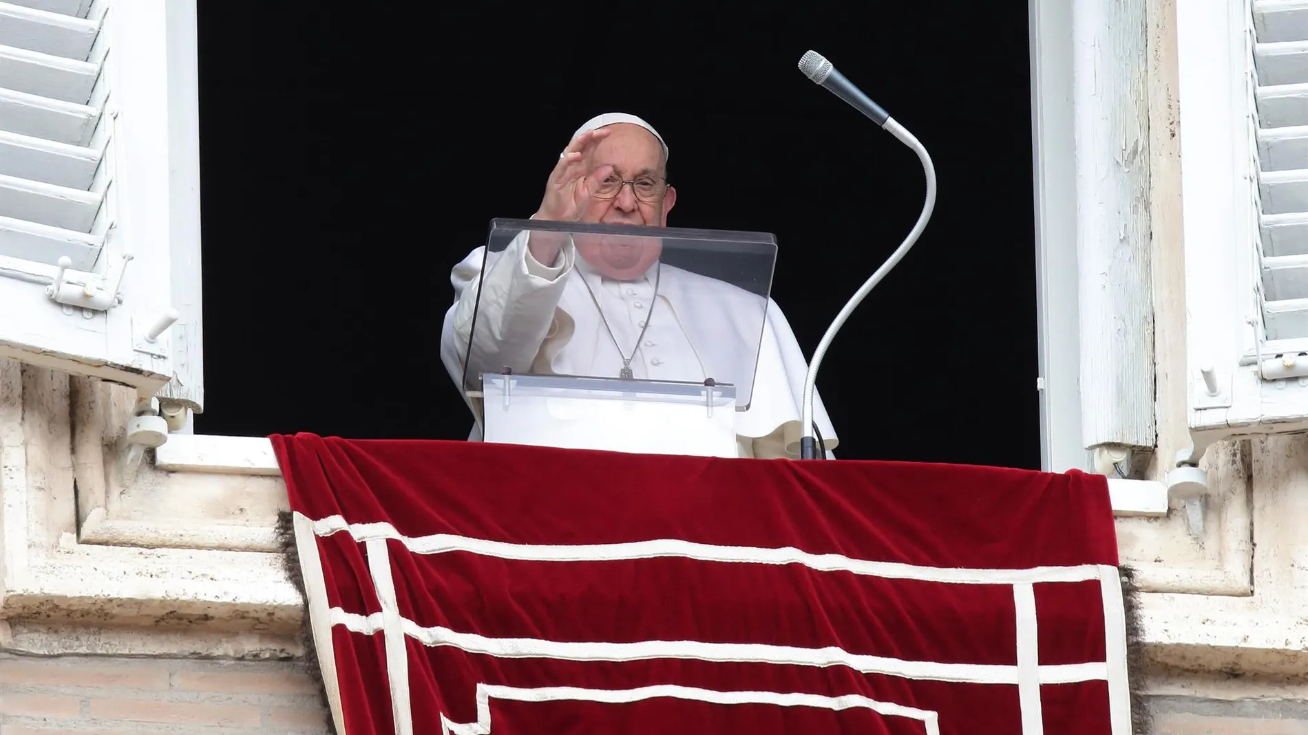 El Papa: "Queda mucho por hacer para reconocer la igual dignidad de las mujeres"