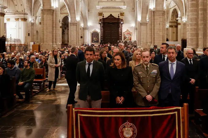 La Catedral de Valencia acoge la misa funeral por las diez víctimas del incendio en Campanar