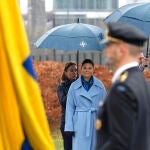 Victoria de Suecia acude al izado de la bandera sueca en el cuartel general de la OTAN en Bruselas