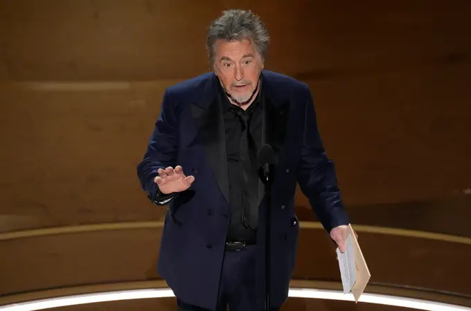 Al Pacino la lía al entregar el Premio Oscar 2024 a Mejor Película