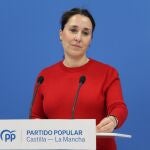 Alejandra Hernández durante su primera rueda de prensa como portavoz del PP de Castilla-La Mancha