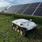Imagen del robot que gestiona las plantas fotovoltaicas en Salamanca