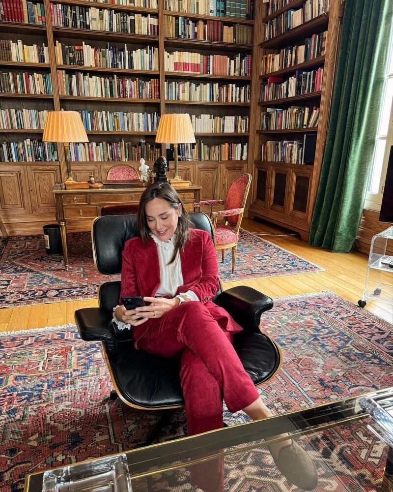 Tamara Falcó en la biblioteca de Isabel Presyler. 