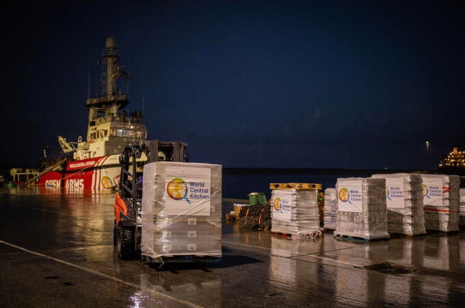 Open Arms and World Central Kitchen first food aid ship leaves for Gaza