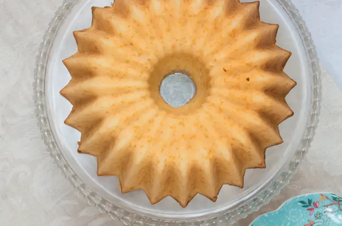 Bundt de queso mascarpone, un bizcocho muy apetecible: la receta de Bea Roque