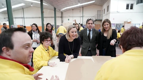 La consejera de Familia e Igualdad de Oportunidades, Isabel Blanco, visita el Centro Ocupacional de San Juan de Dios en Valladolid