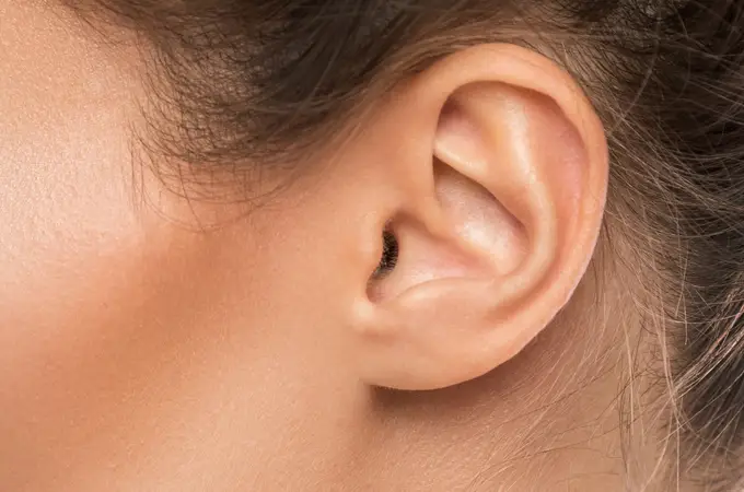 Expertos en salud auditiva revelan la forma segura y eficaz de limpiar los oídos
