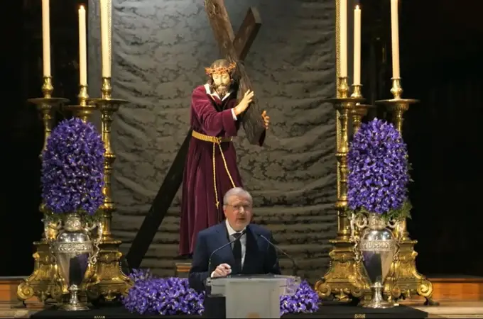 Jaramillo anima a la vida en hermandad al pregonar la Semana Santa de Valladolid