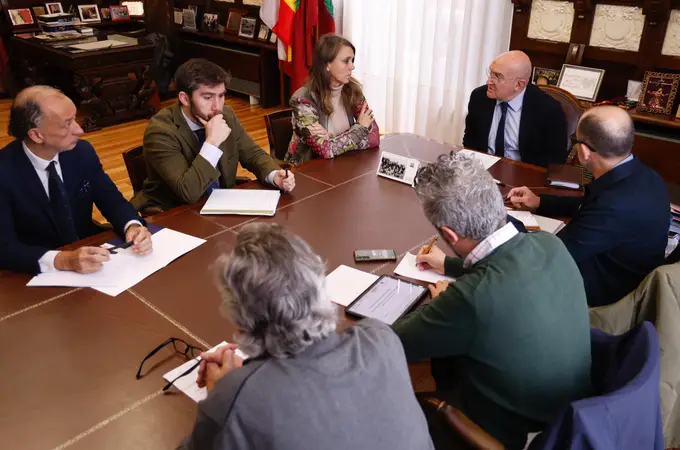 Carnero reúne al Consejo del Dialogo Social de Valladolid para abordar los futuros objetivos comunes