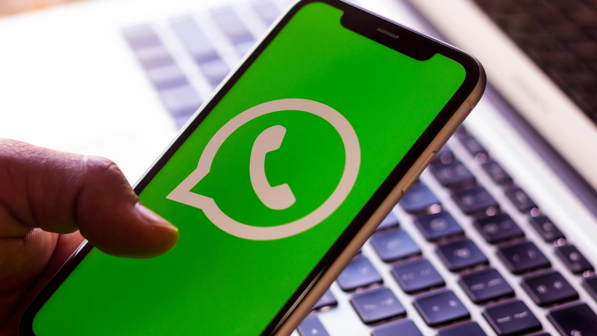 La Policía Nacional alerta de una nueva estafa desde WhatsApp: comienza con una llamada 