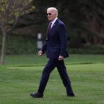El nuevo calzado de Biden fue descubierto por Inside Edition y las describió como de “suela ancha” y con la sensación de “caminar sobre el aire”