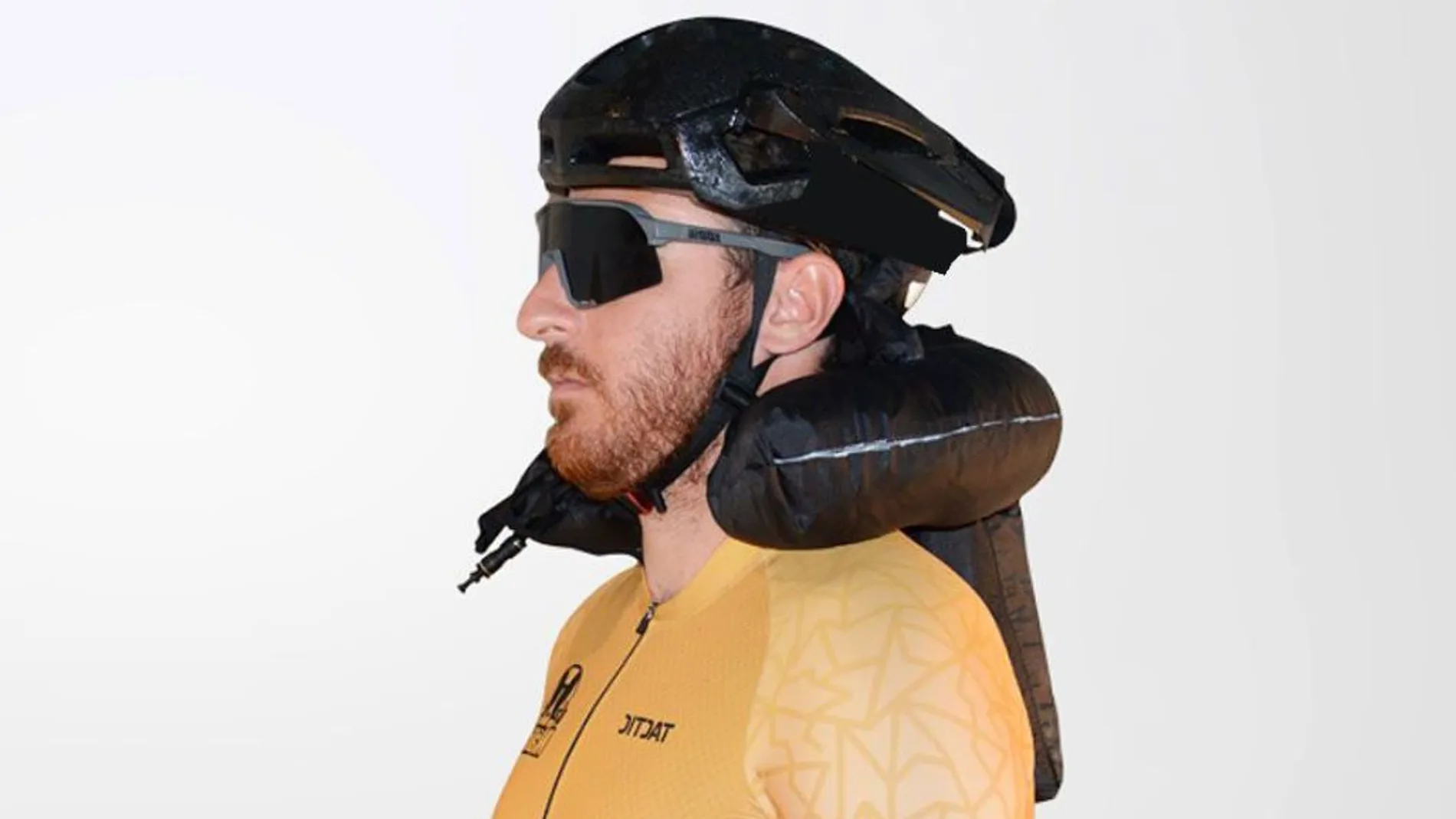 El primer sistema de airbag integrado en un casco de bicicleta