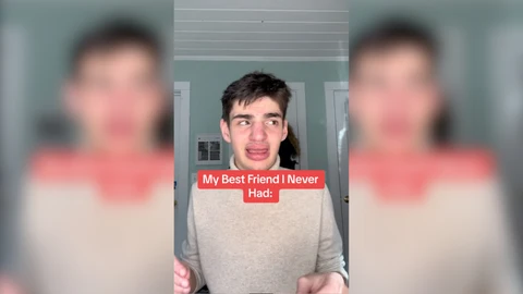 Un joven descubre que su mejor amigo era en realidad un actor pagado