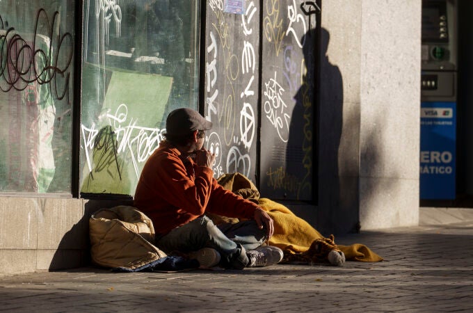 Una persona sin hogar en Madrid