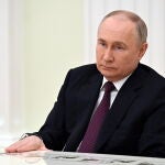Vladimir Putin recibió ayer a los otros tres candidatos títere que se presentaron a las elecciones