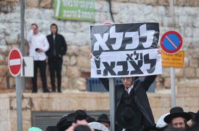 Ultra-Orthodox Jews protest in Jerusalem against Israeli military draft