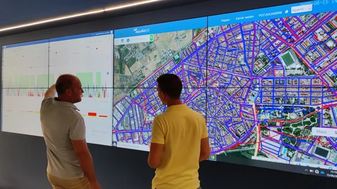 Uno de los Centros de Operaciones de Aqualia, donde se monitoriza e interpreta una gran cantidad de datos recogidos en las redes de agua de los