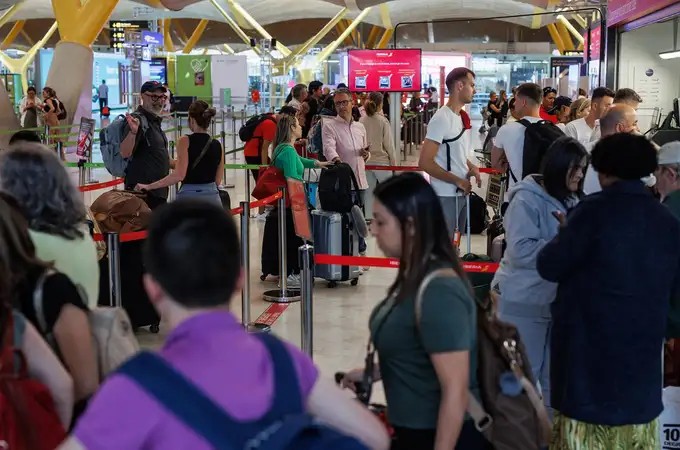 Hasta 1.000 vuelos podrían verse afectados en Semana Santa por una huelga en Barajas