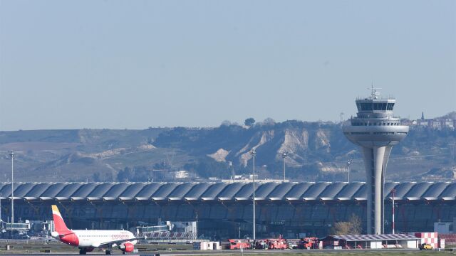 MADRID.-Hasta 1.000 vuelos podrían verse afectados en Semana Santa por una huelga en Barajas