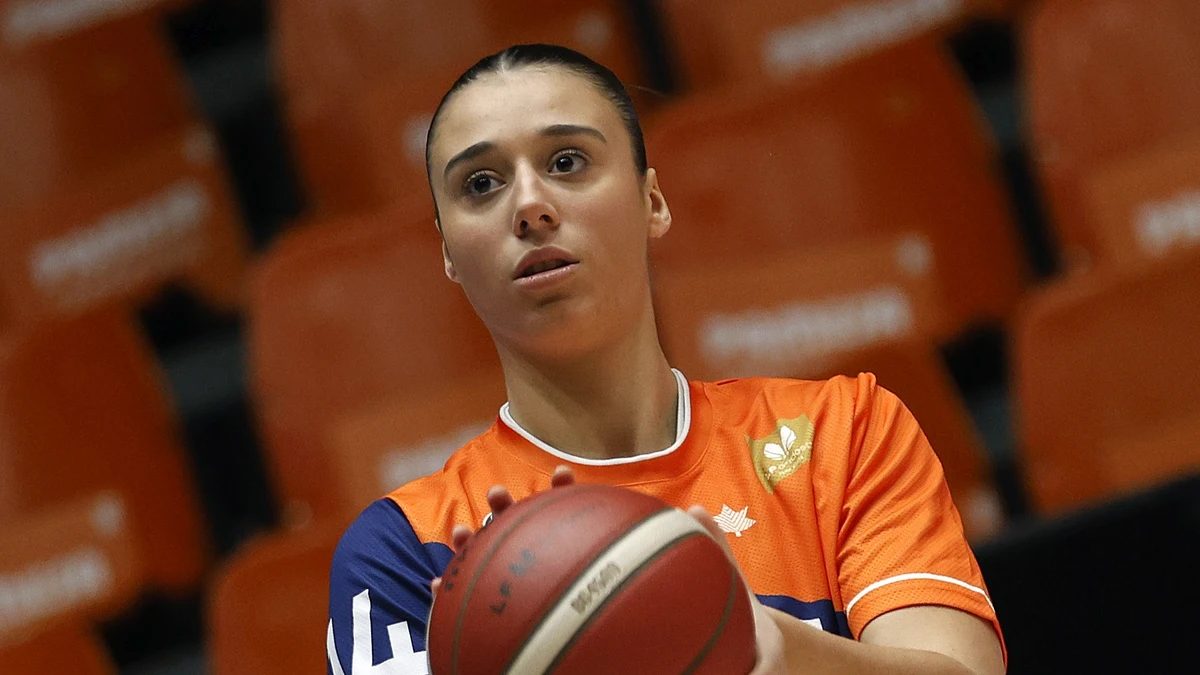 Drama en la selección femenina de baloncesto para los Juegos: Raquel Carrera se rompe el cruzado