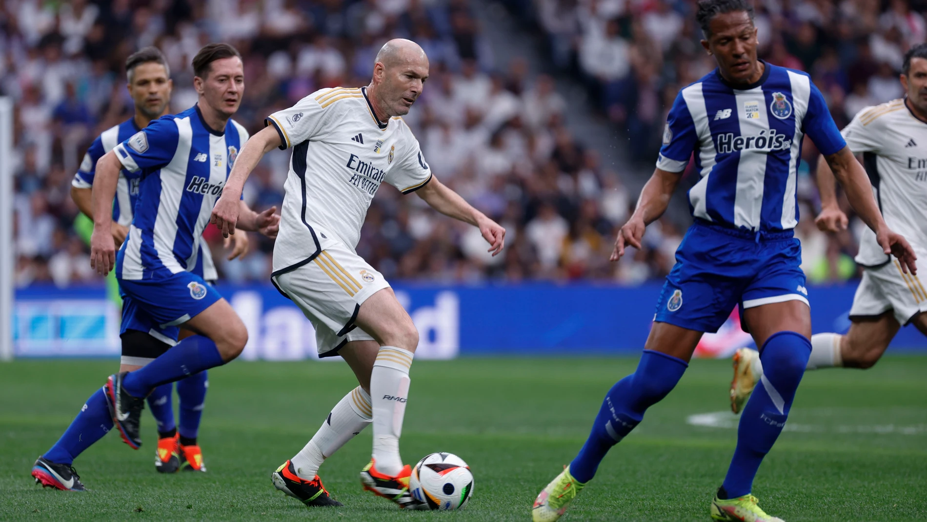 Zidane, en el partido entre las leyendas del Real Madrid y las del Oporto
