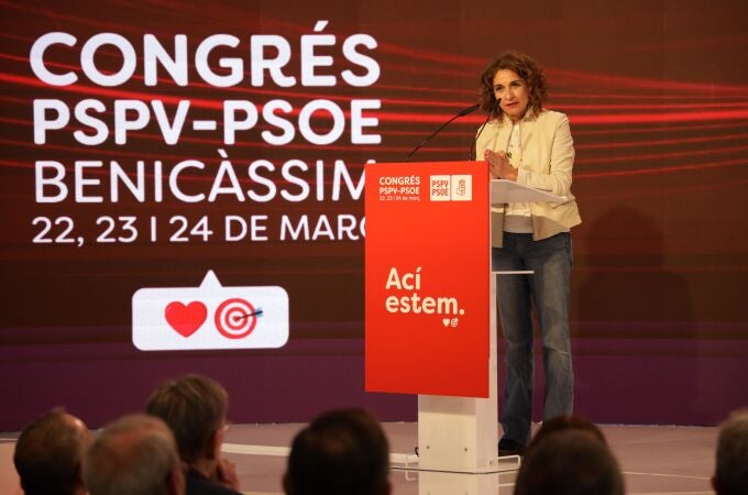Montero avisa al PP que el PSOE no se dejará "amedrentar" y perseguirá la corrupción "venga de donde venga"